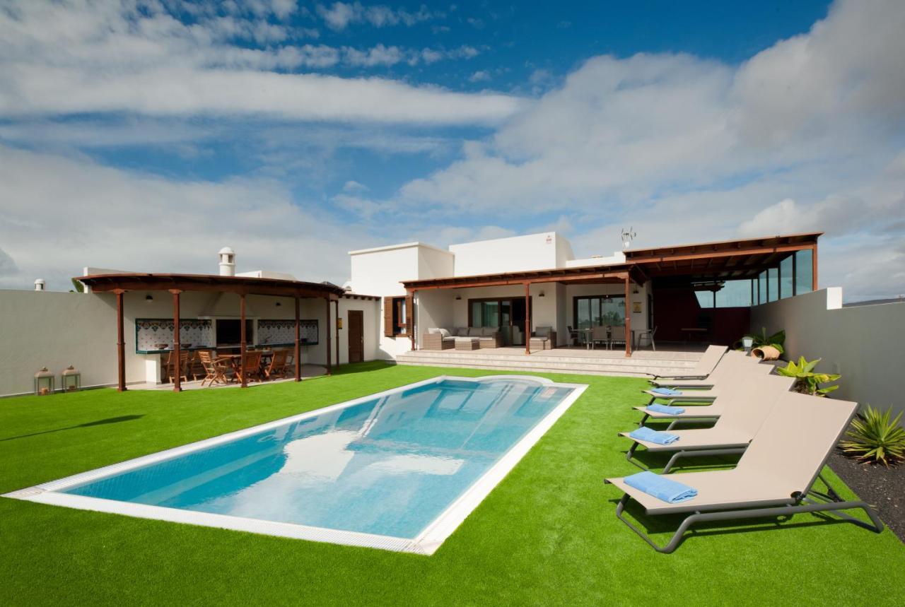 Las Caletas Village Playa Blanca Exterior photo