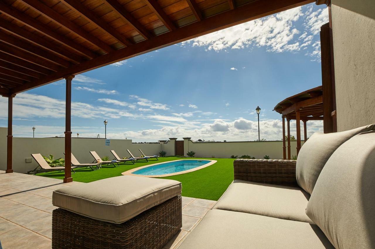 Las Caletas Village Playa Blanca Exterior photo